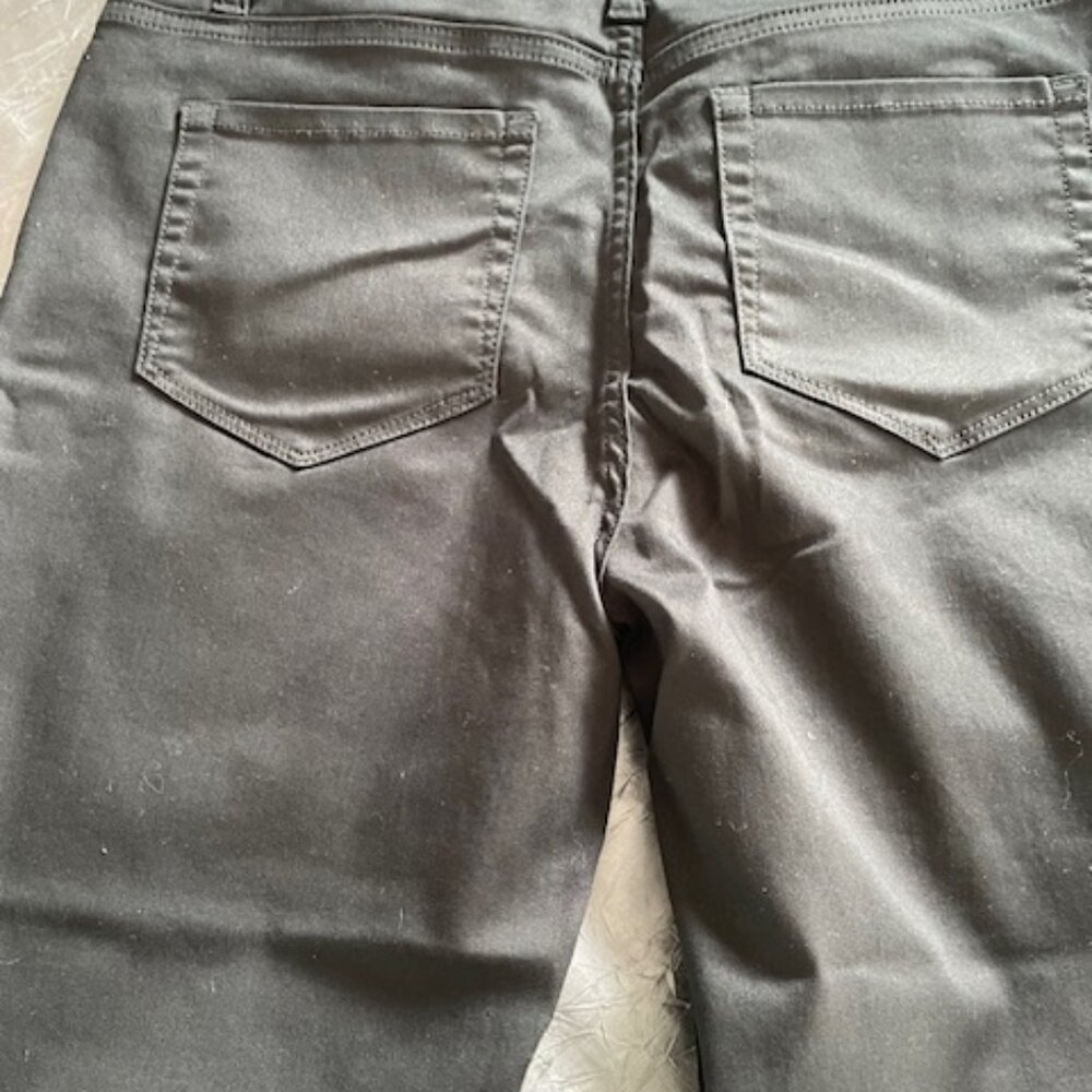 Zenana - Slim-Fit High Jeans  Size L NWOT - Picture 6 of 6